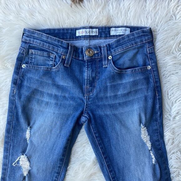 Guess Medium Rise Skinny Distressed Sarah Fit Size 26 - Picture 3 of 12